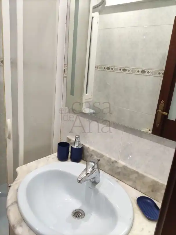 Baño de Piso de alquiler en Bilbao  con Calefacción y Balcón