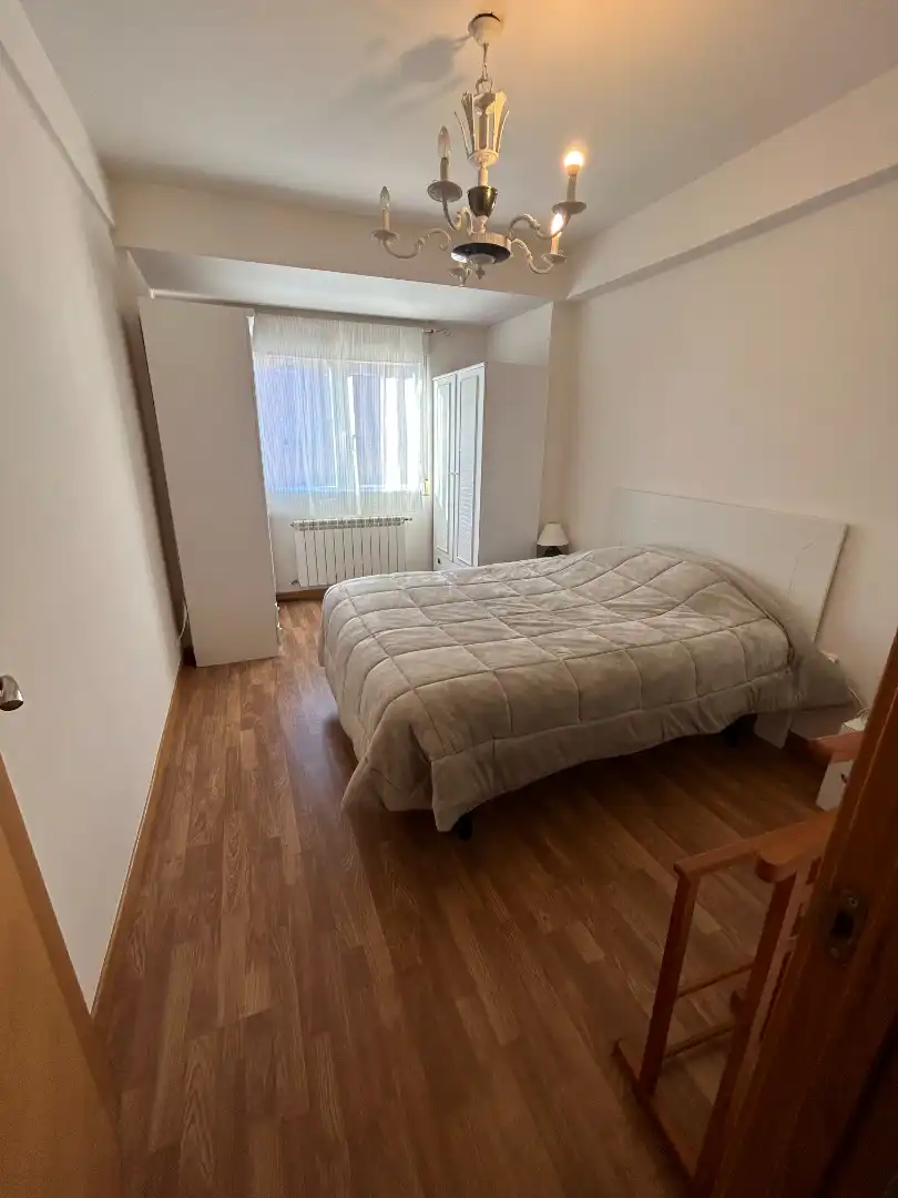 Schlafzimmer von Wohnung zum Verkauf in Burgos mit Heizung und Möbliert
