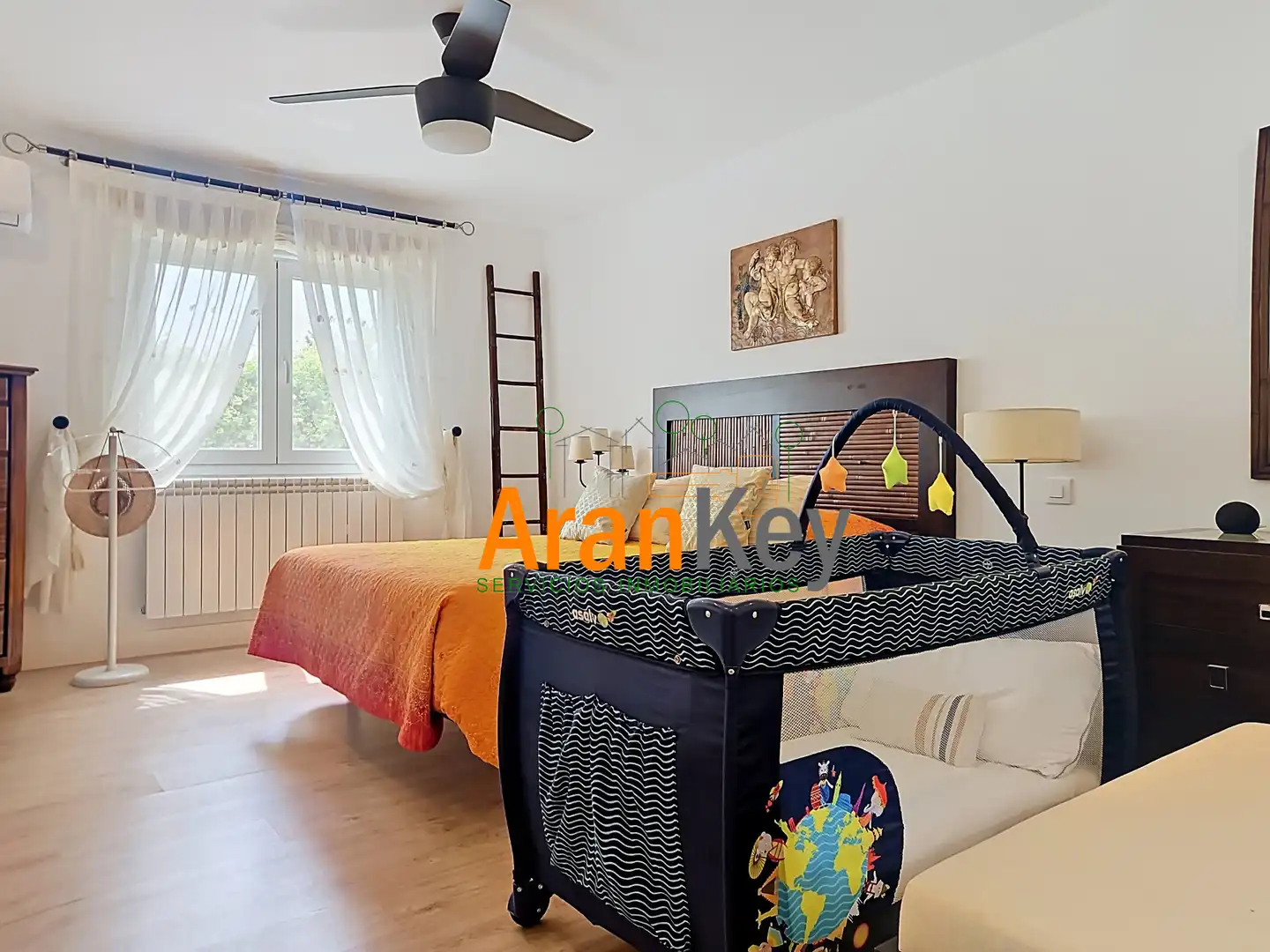 Bedroom of Houses for sale in Colmenar de Oreja  with Air Conditioner, Heating and Private garden