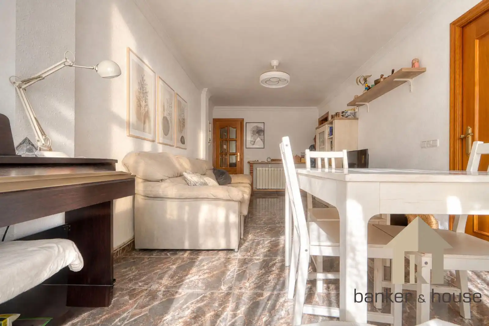 Sala de estar de Piso en venta en Cerdanyola del Vallès con Aire acondicionado, Calefacción y Terraza