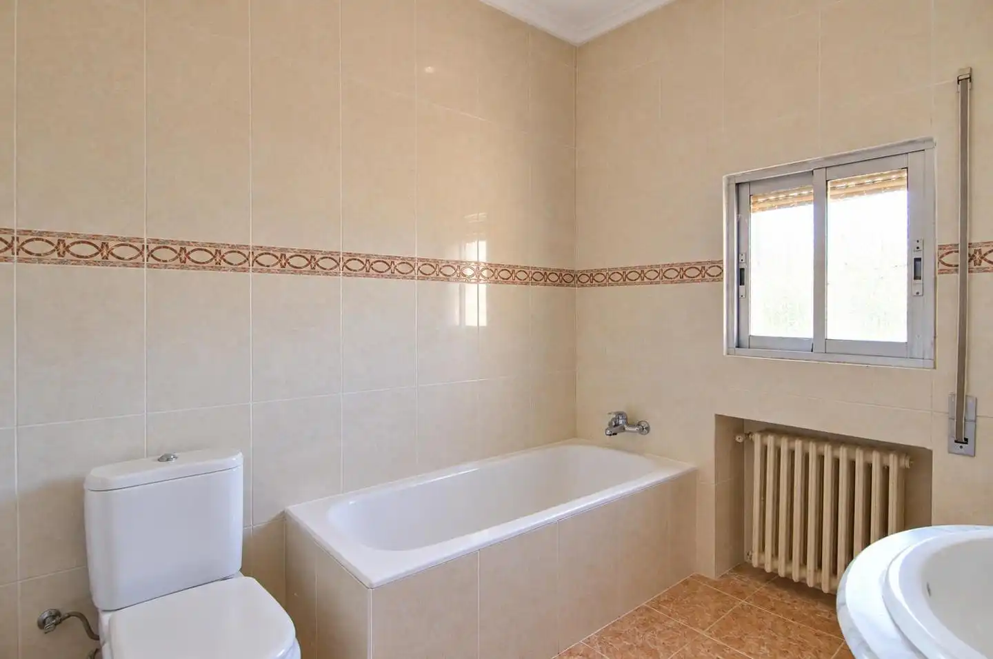Bany de Casa o xalet en venda en Barrios rurales del oeste