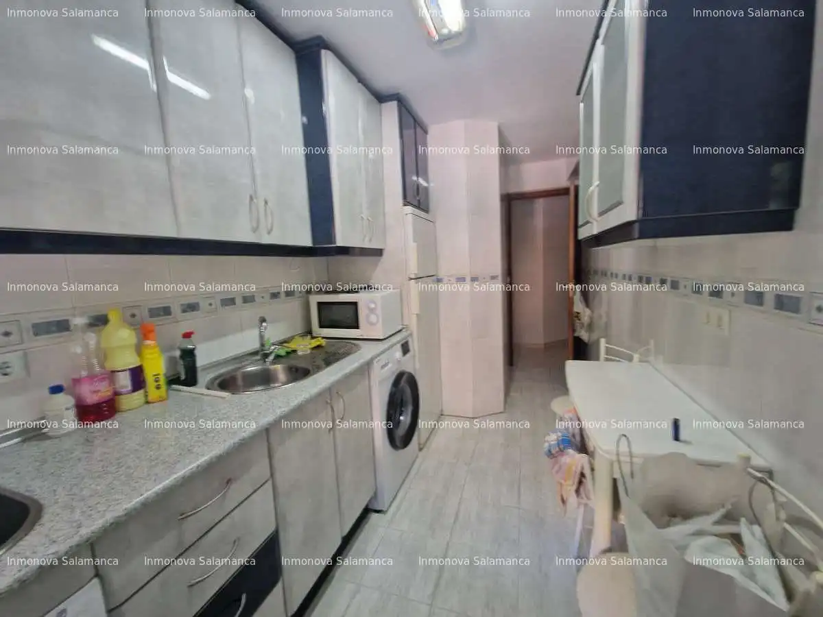 Cocina de Piso de alquiler en Salamanca con Calefacción, Terraza y Amueblado