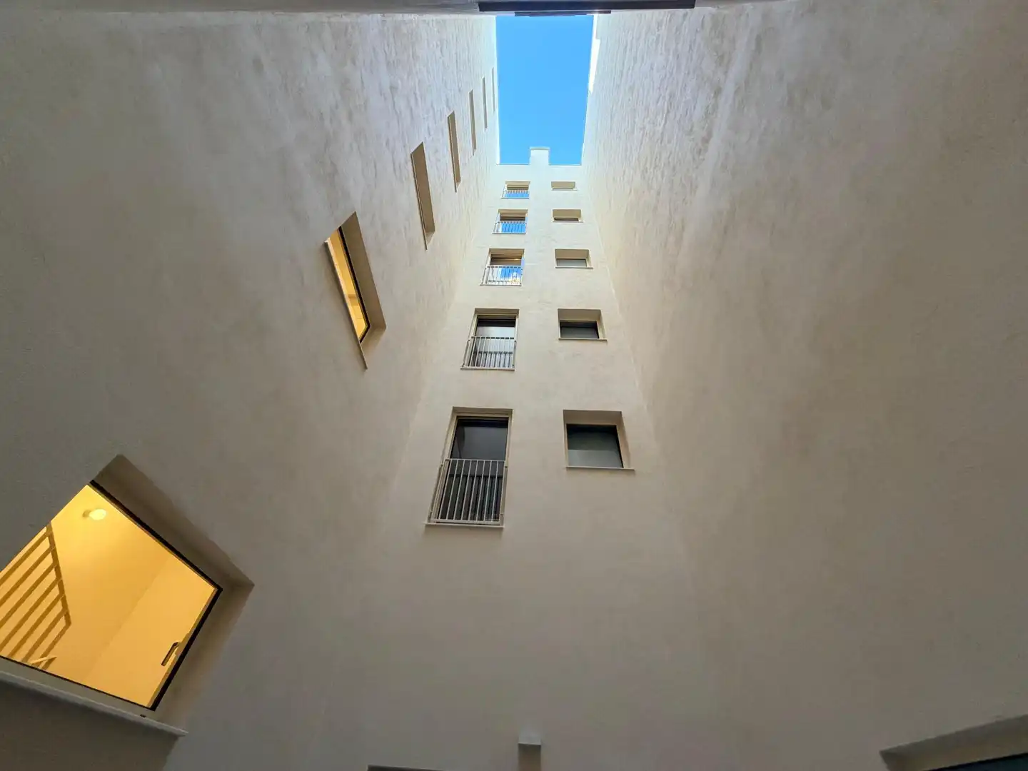 Vista exterior de Local en venda en Barcelona