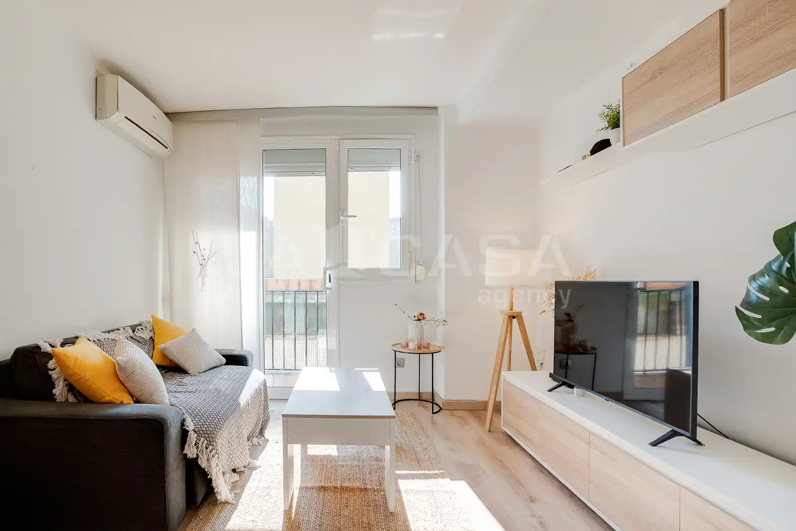 Exterior view of Flat for sale in  Barcelona Capital  with Heating and Balcony