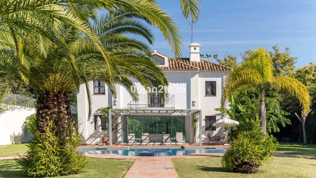 Casa amb piscina en venda a San Pedro de Alcántara