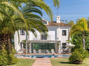Casa amb piscina en venda a San Pedro de Alcántara