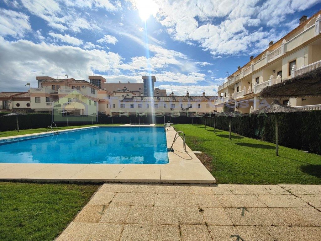 Piscina de Casa adosada en venda en La Antilla amb Terrassa
