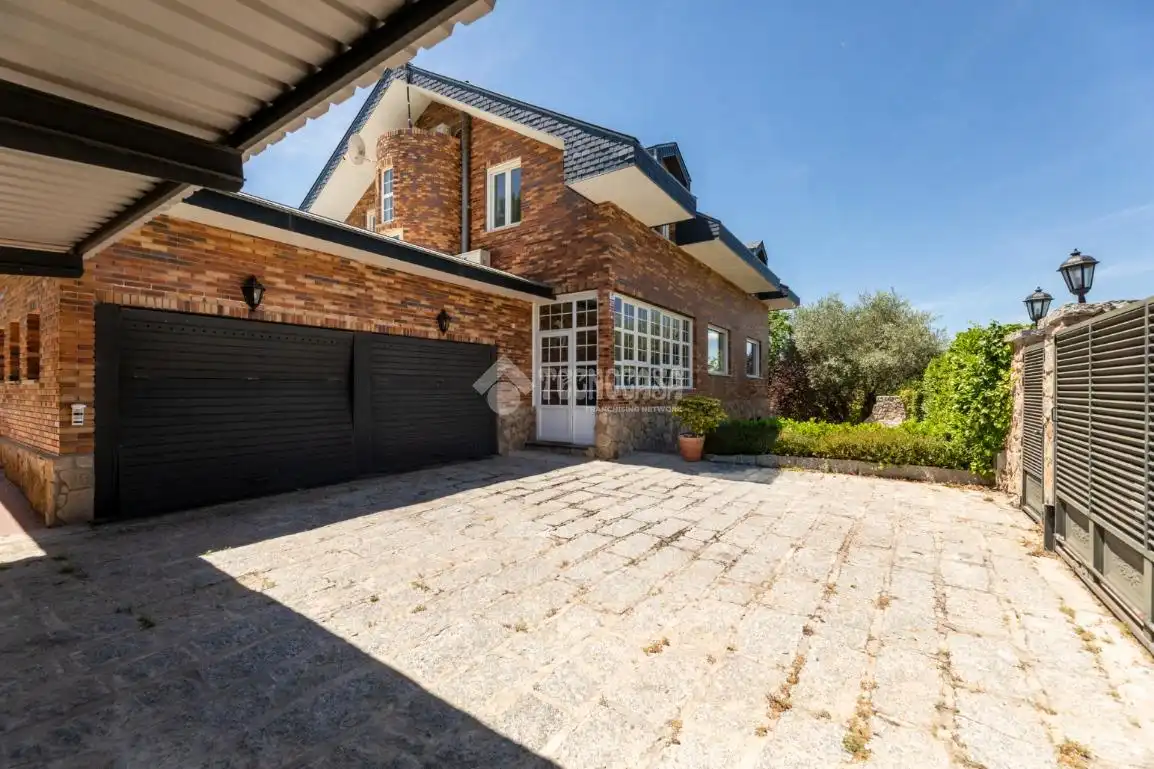 House with pool for sale in Hoyo de Manzanares, imagen 4