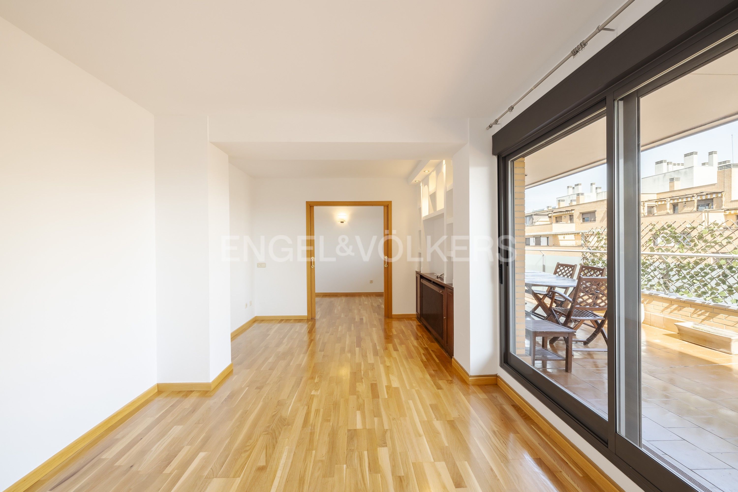 Vista exterior de Àtic de lloguer en  Madrid Capital amb Aire condicionat, Calefacció i Parquet