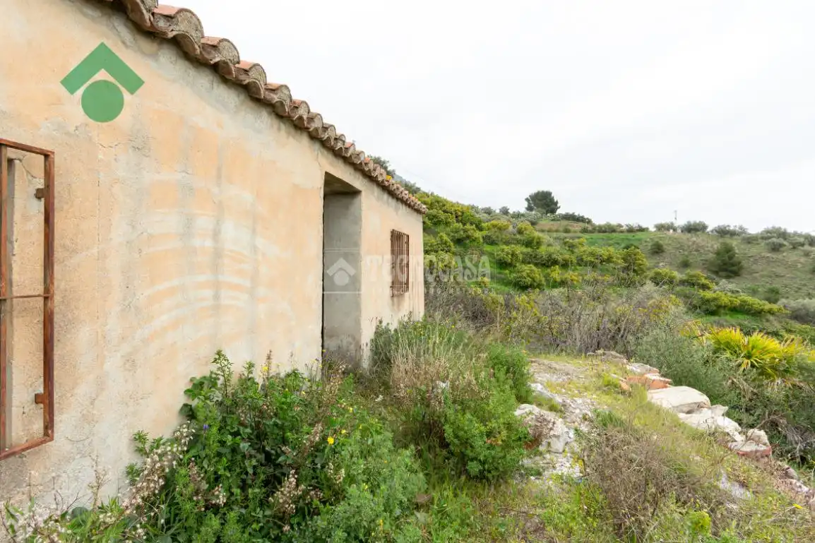 Finca rústica en venta en Frigiliana con Jardín privado