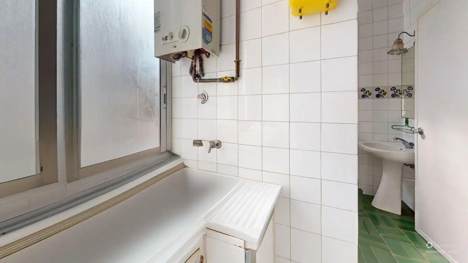 Bathroom of Flat for sale in Sevilla  with Air Conditioner, Terrace and Storage room