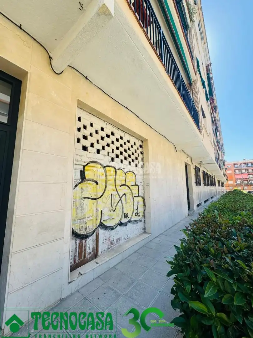 Vista exterior de Local en venta en Toledo