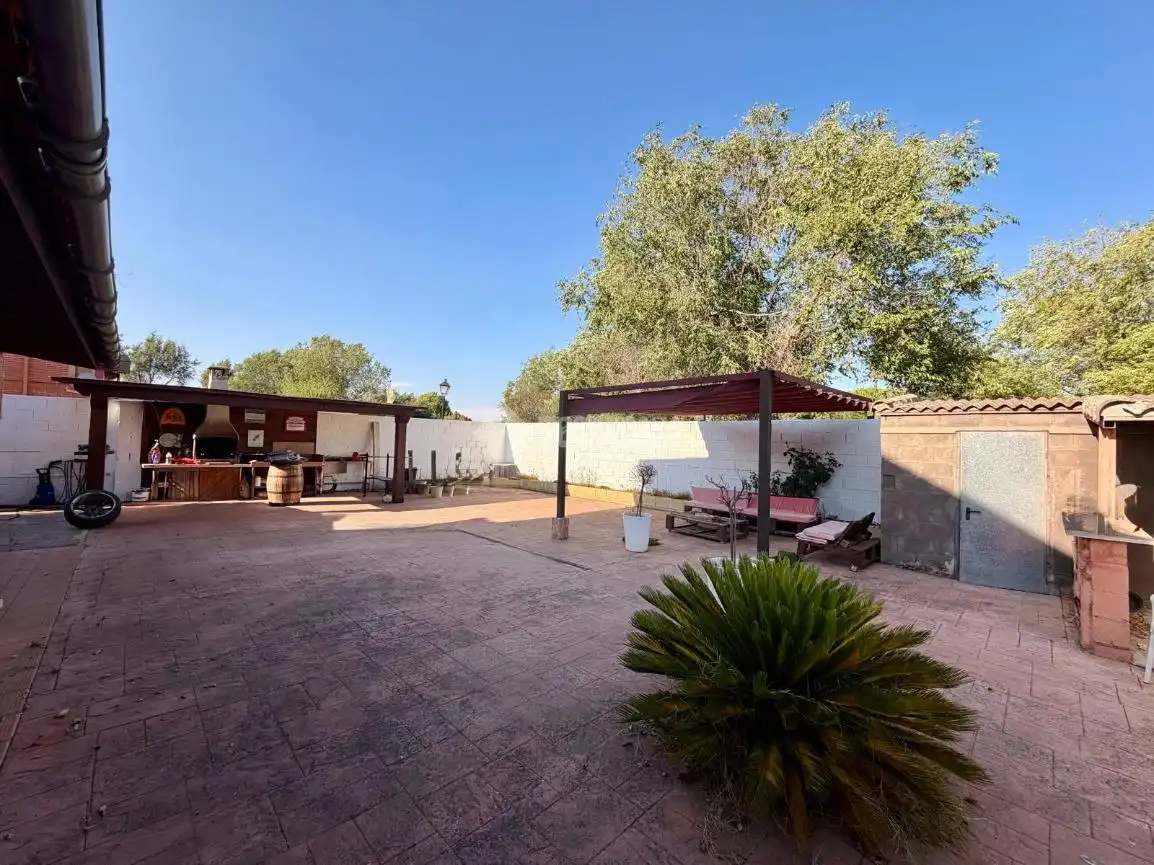 Jardí de Casa adosada en venda en Cubas de la Sagra amb Aire condicionat, Calefacció i Terrassa