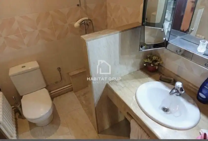 Baño de Casa o chalet en venta en Girona con Calefacción y Trastero