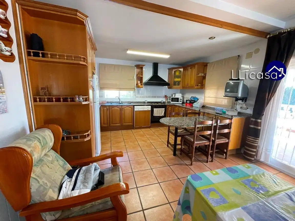 Cocina de Casa o chalet en venta en La Pobla de Vallbona con Calefacción, Jardín privado y Terraza