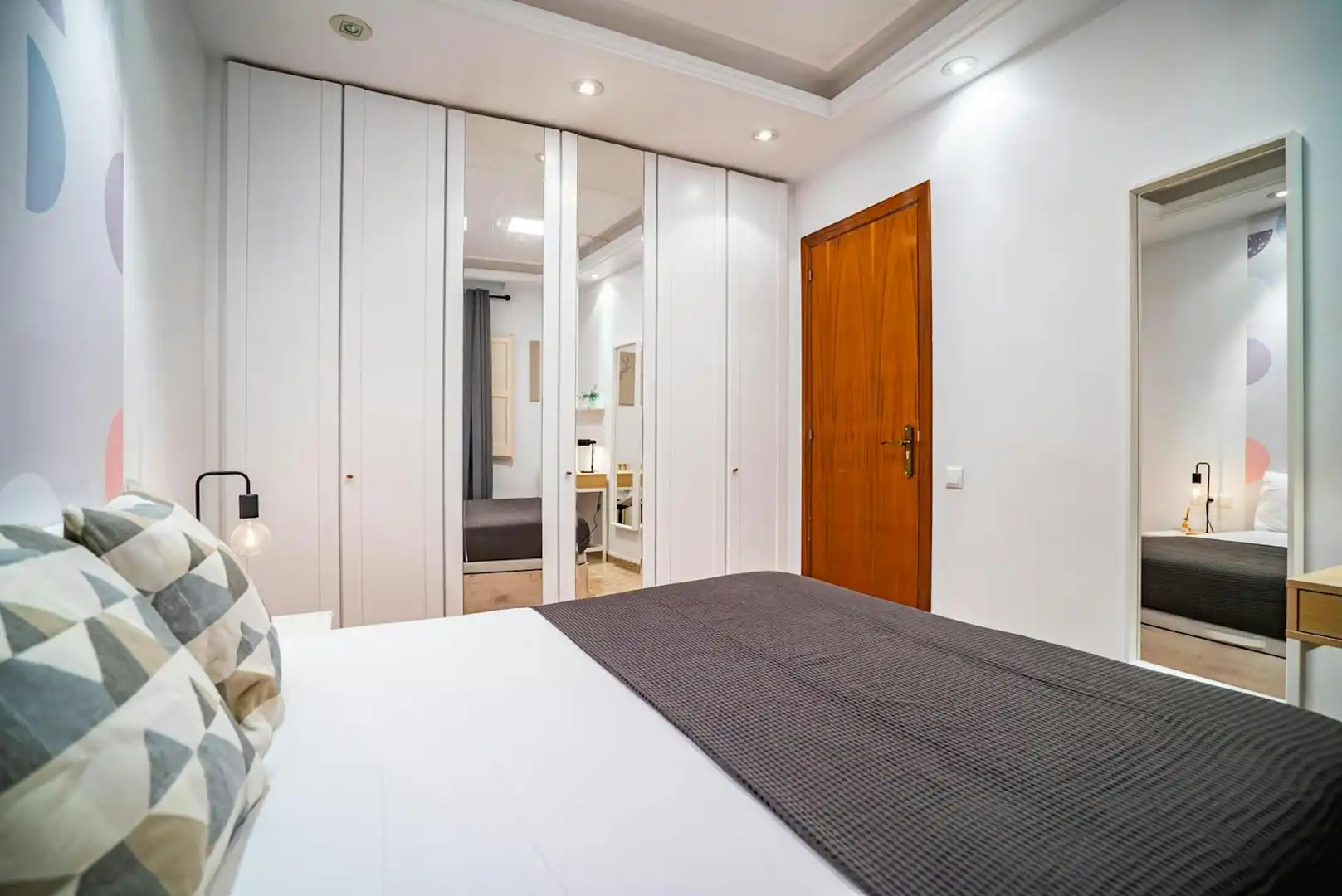Bedroom of Flat for share in L'Hospitalet de Llobregat  with Washing machine