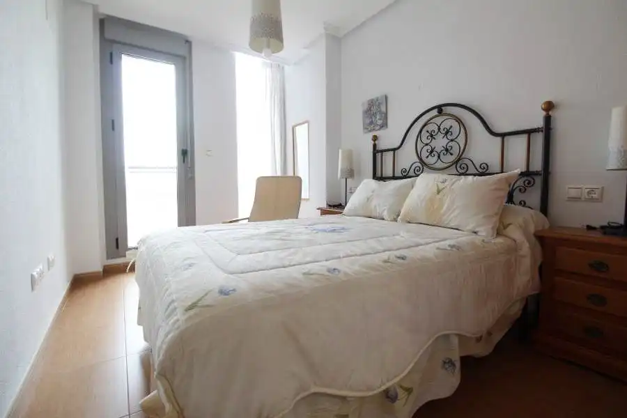 Bedroom of Flat for rent in Torrevieja  with Air Conditioner, Heating and Terrace