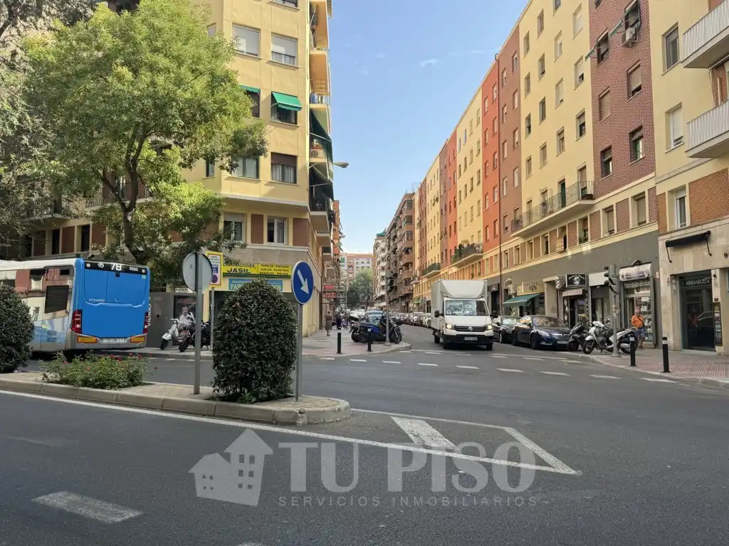 Vista exterior de Piso en venta en Madrid con Aire acondicionado, Calefacción y Parquet