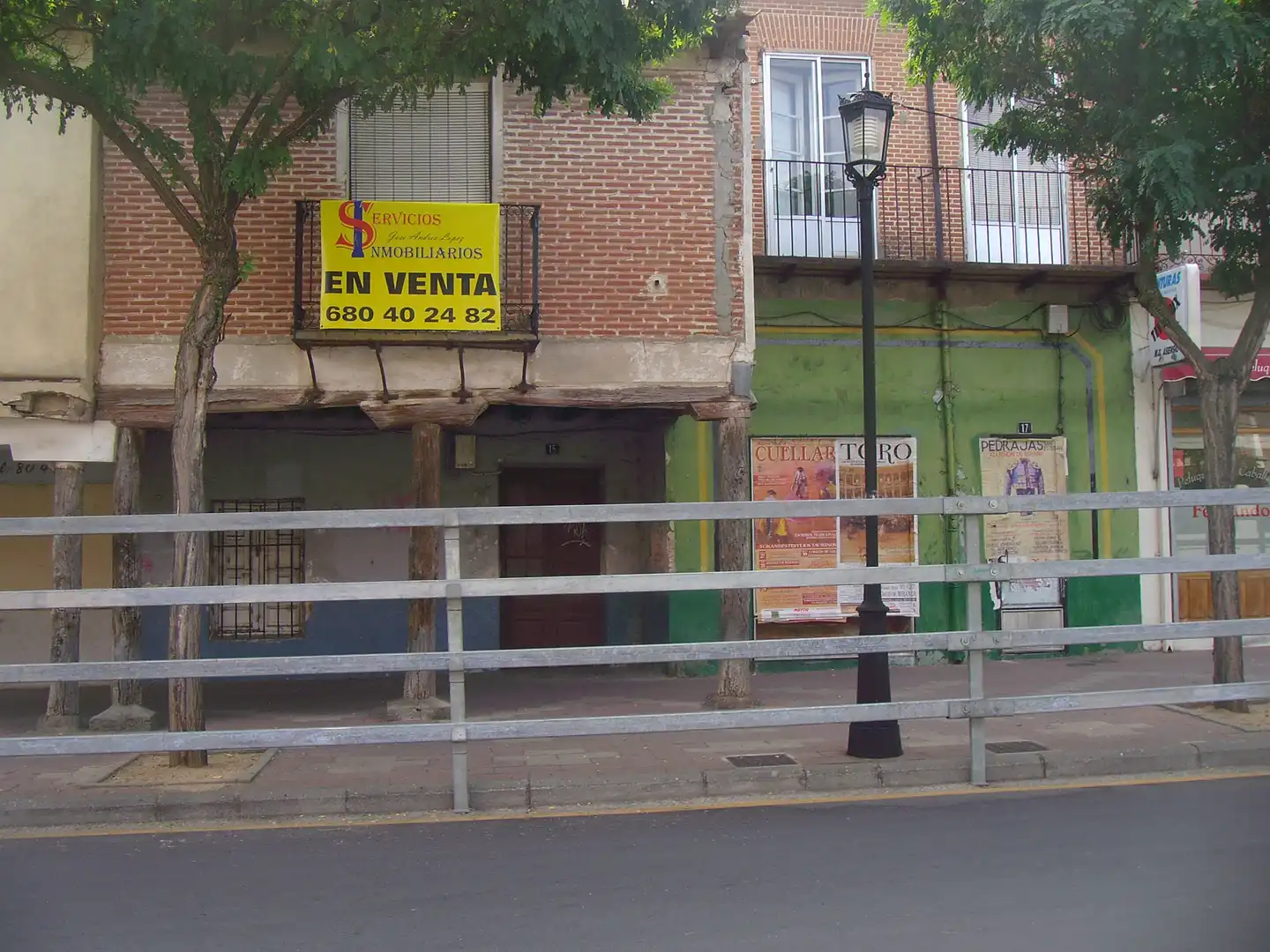 Casa amb terrassa en venda a Avenida Portugal 15