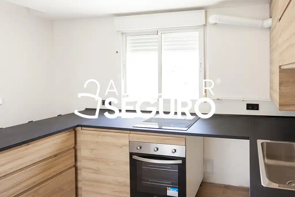 Àtic de lloguer a del Aligustre, Valdezarza