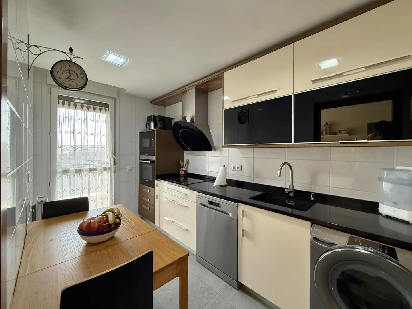 Kitchen of Flat for sale in Tudela  with Air Conditioner, Heating and Parquet flooring