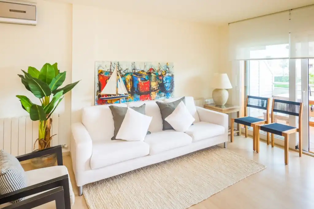 Wohnzimmer von Maisonette zum Verkauf in Calonge i Sant Antoni mit Klimaanlage, Heizung und Privatgarten