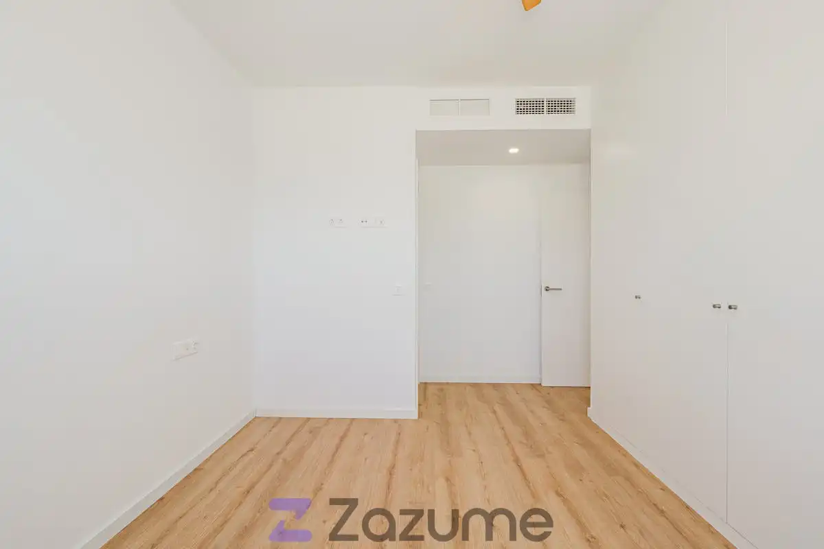 Schlafzimmer von Wohnung zur Miete in Dos Hermanas mit Klimaanlage, Heizung und Privatgarten