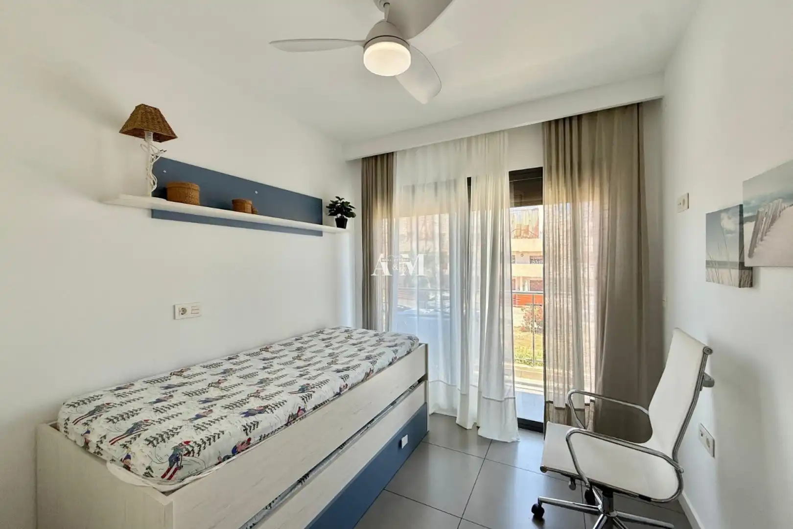 Habitación de Ático de alquiler en Pilar de la Horadada con Calefacción, Terraza y Trastero