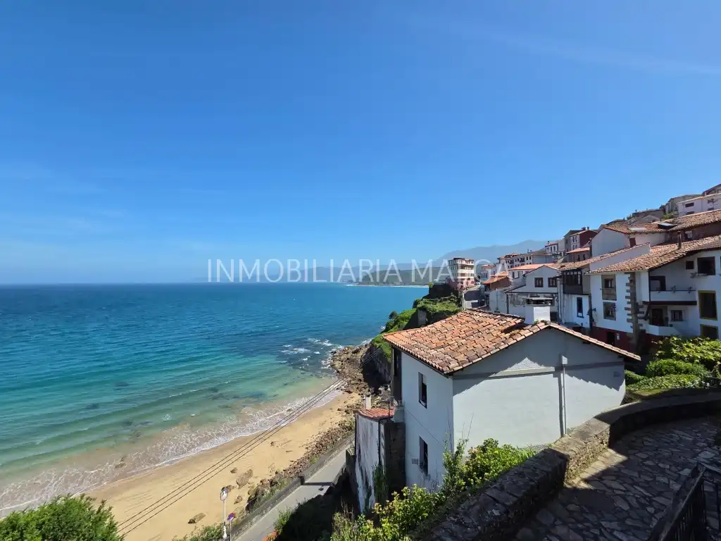 Vista exterior de Casa o chalet en venta en Colunga con Calefacción, Parquet y Terraza