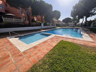 Maison mitoyenne avec piscine à vendre à Calle Trasmallos