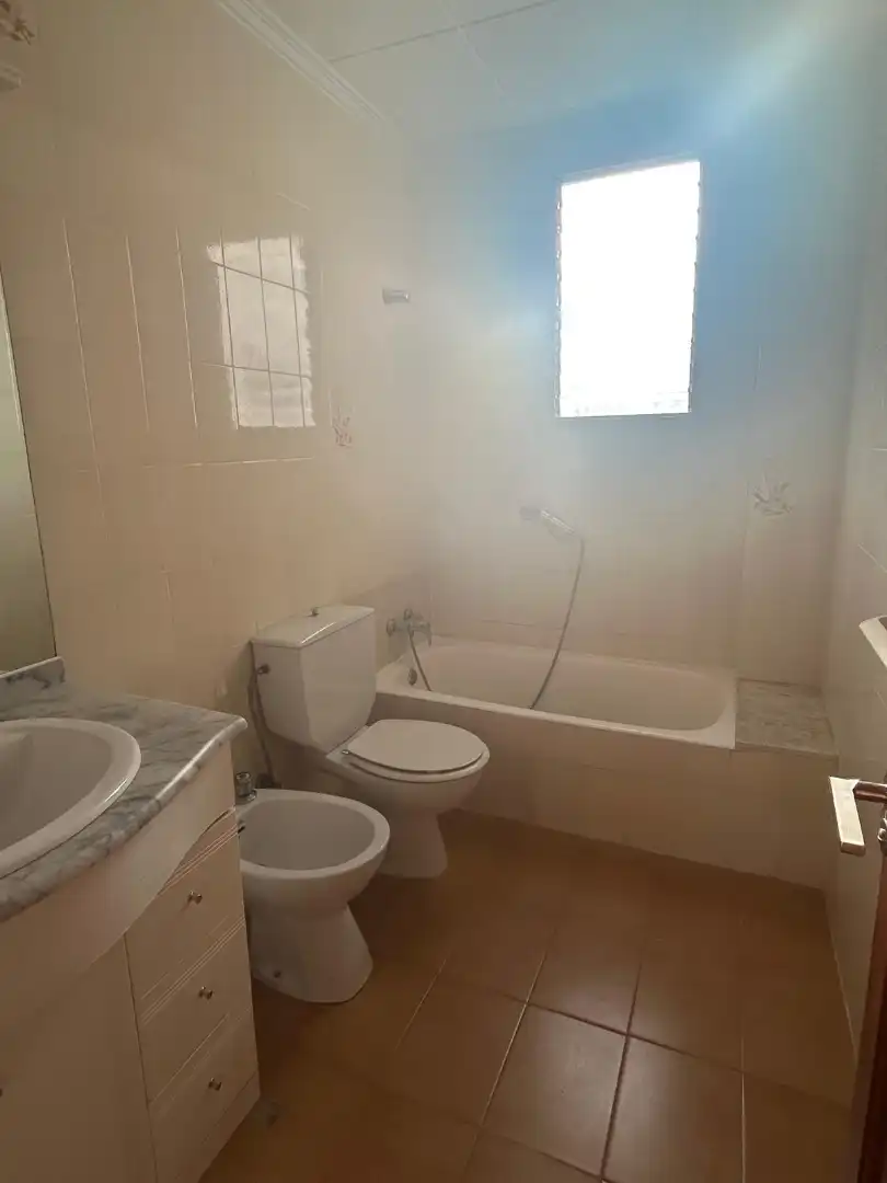 Baño de Piso en venta en Sueca con Terraza, Trastero y Horno