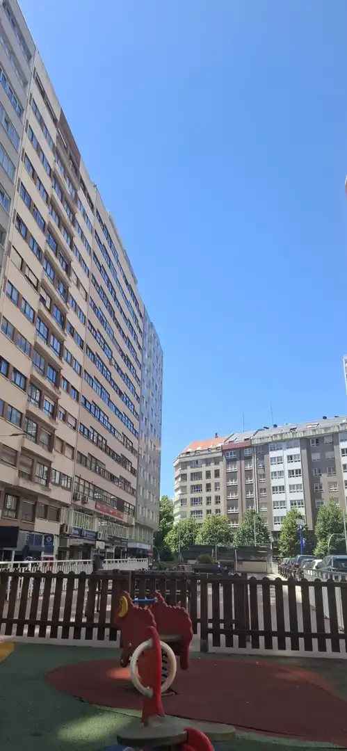 Vista exterior de Pis en venda en A Coruña Capital  amb Calefacció