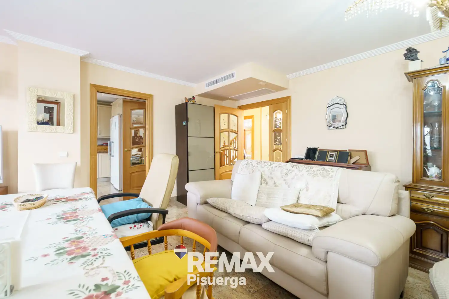 Sala de estar de Casa o chalet en venta en Laguna de Duero con Aire acondicionado, Calefacción y Jardín privado