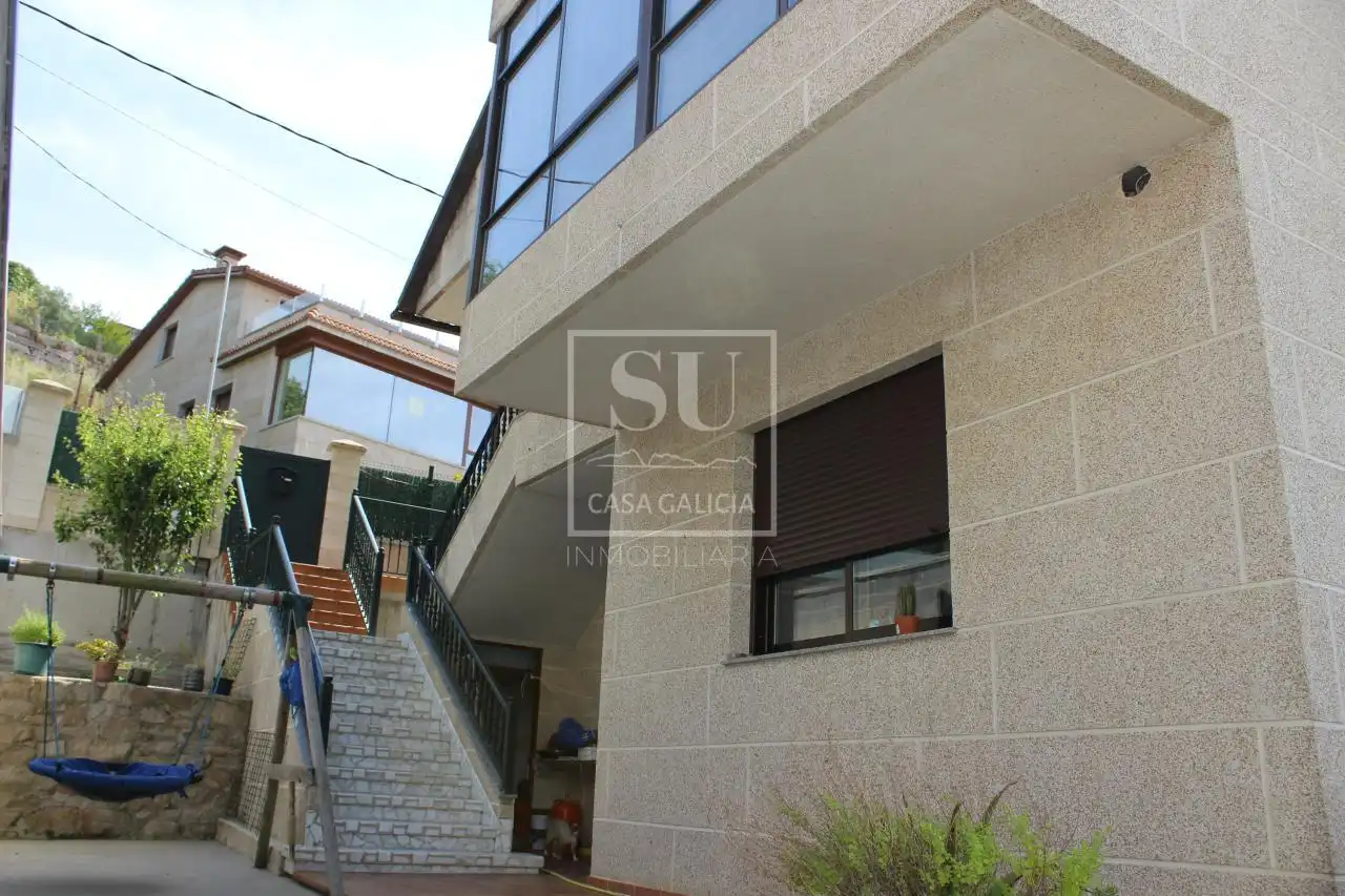 Vista exterior de Casa o xalet en venda en Baiona amb Calefacció i Jardí privat
