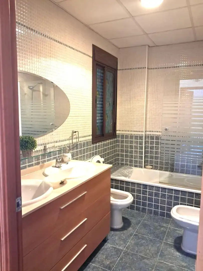 Baño de Casa o chalet en venta en La Rinconada con Jardín privado