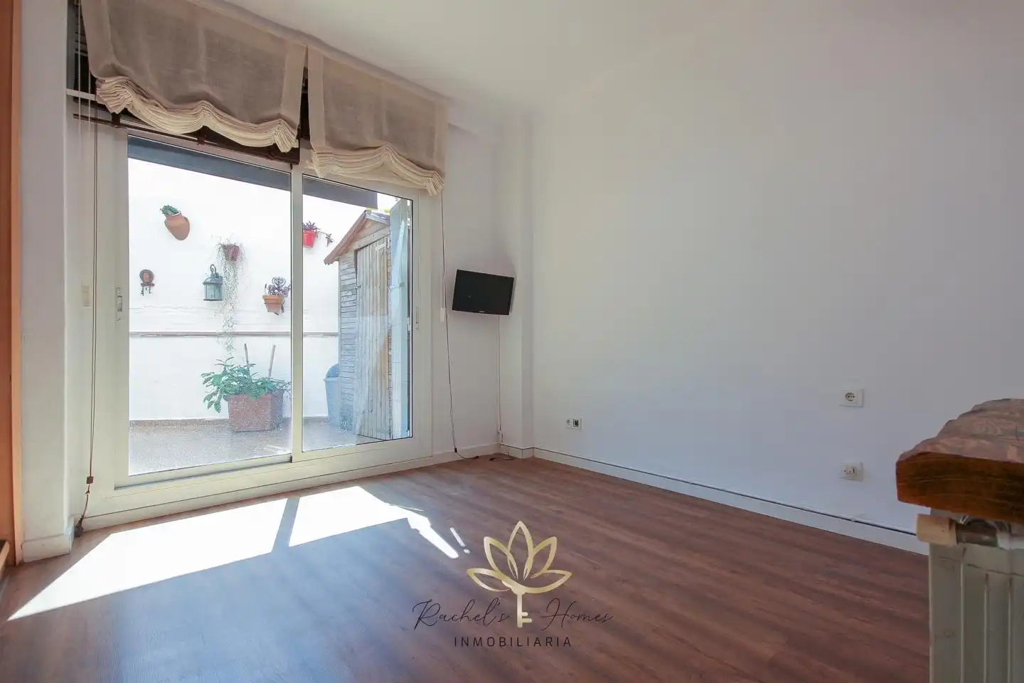 Schlafzimmer von Erdgeschoss zum Verkauf in Barcelona mit Heizung, Parkett und Terrasse