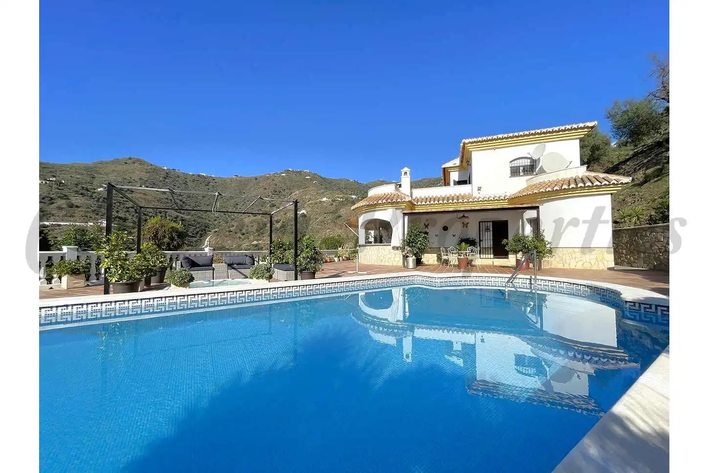 Casa con piscina en venta en Arenas