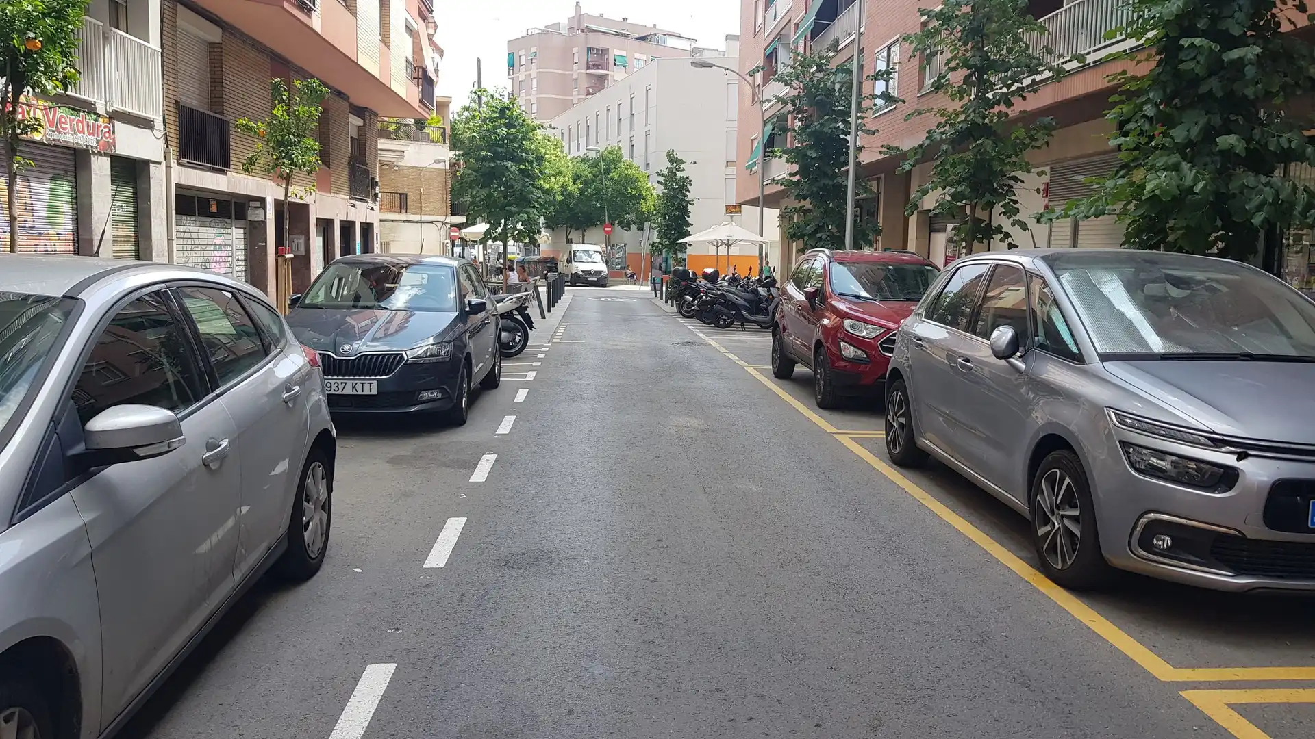 Parkplatz von Fabrikhallen zum Verkauf in L'Hospitalet de Llobregat mit Heizung und Alarm