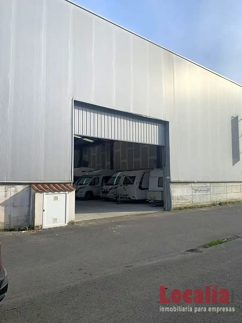 Aparcament de Nau industrial en venda en Meruelo