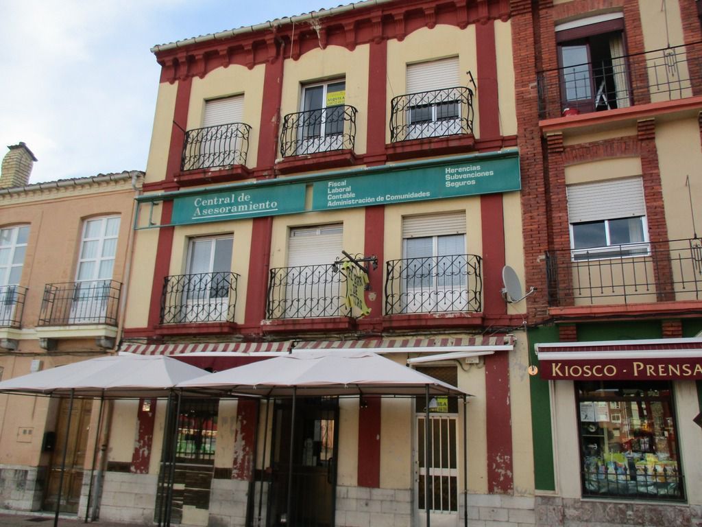Exterior view of Office to rent in La Robla   with Furnished