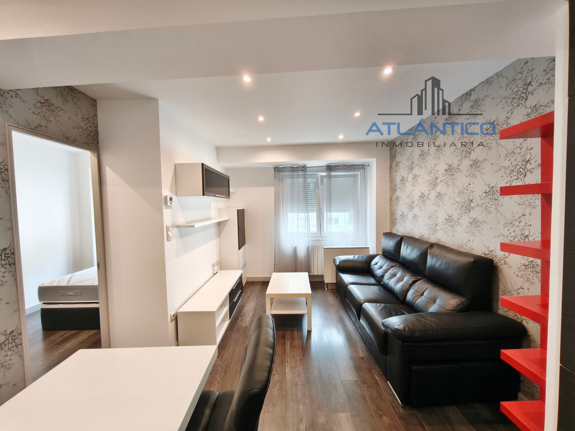 Sala d'estar de Apartament en venda en A Coruña Capital  amb Calefacció, Moblat i Forn