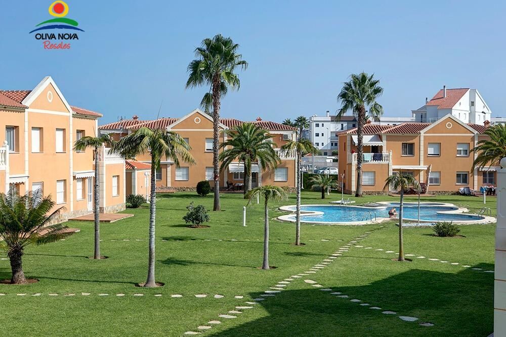 Exterior view of Apartment for sale in Oliva  with Air Conditioner, Heating and Terrace