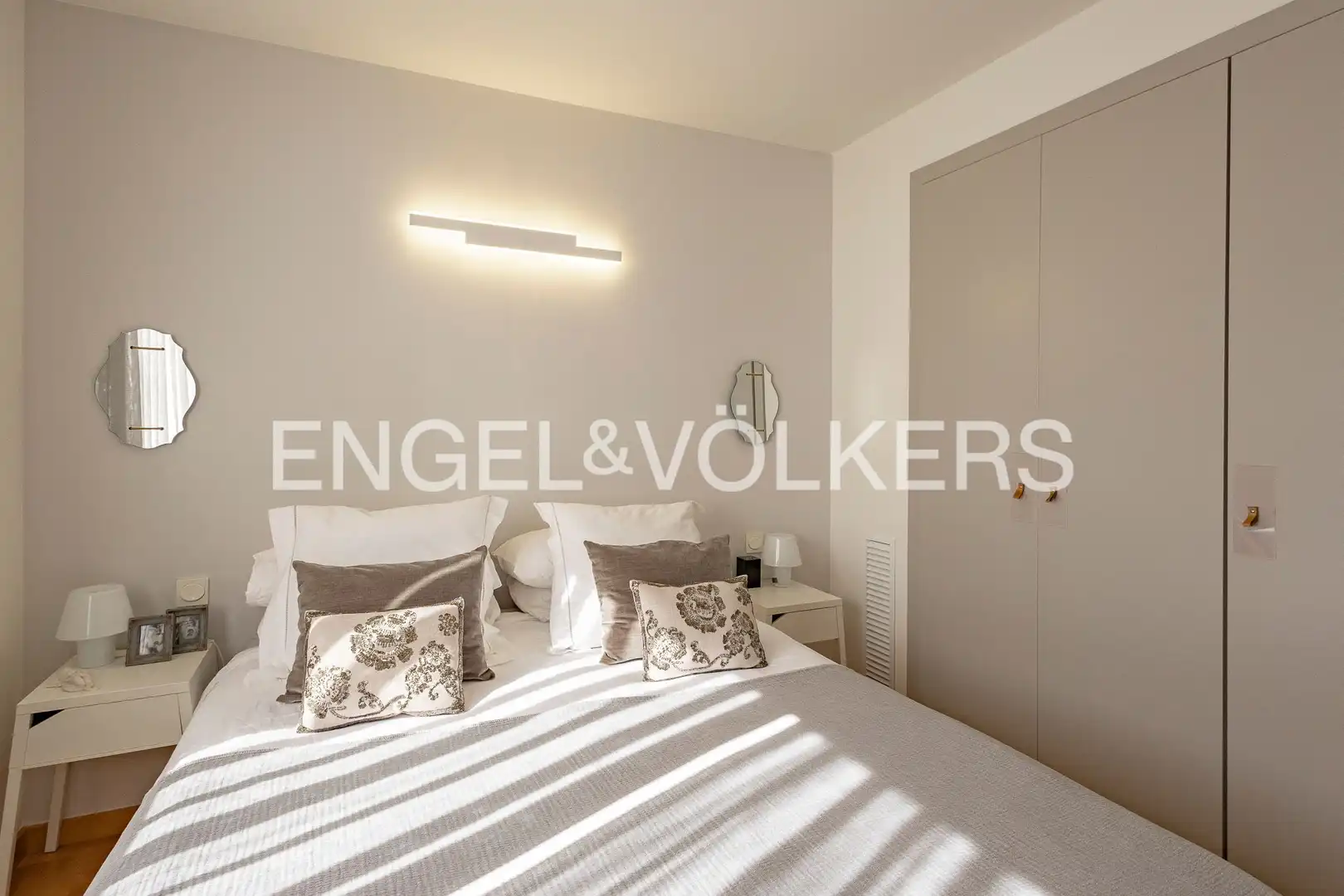 Bedroom of Duplexes for sale in Barcelona  with Air Conditioner, Heating and Parquet flooring