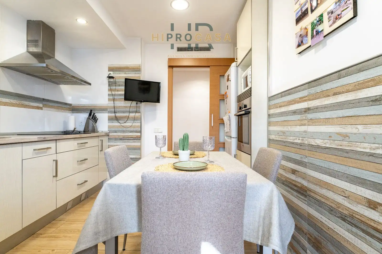 Küche von Wohnung zum Verkauf in Reus mit Klimaanlage und Terrasse