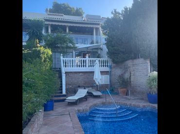 Casa amb piscina en venda a Nueva Andalucía