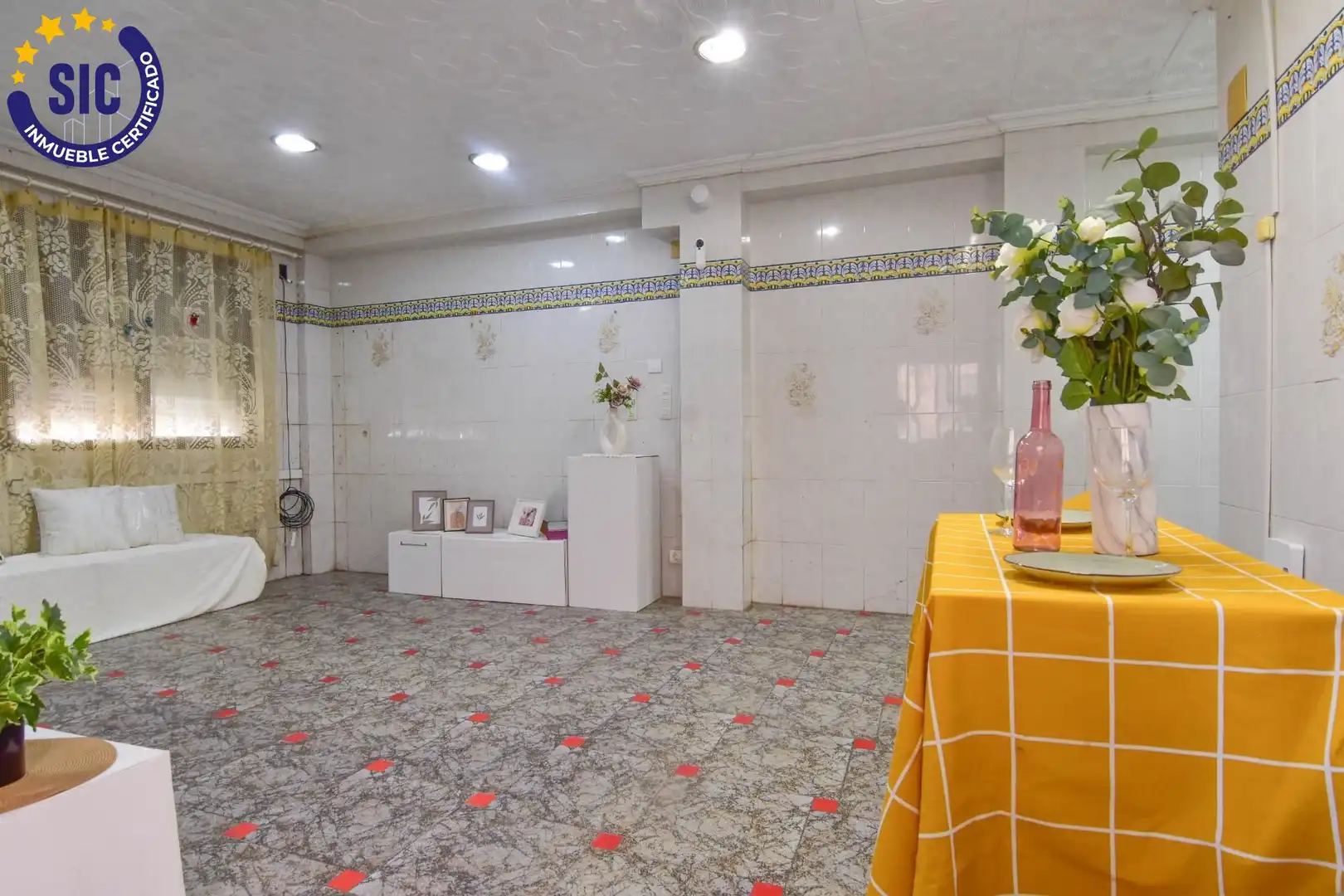 Rez-de-chaussée à vendre à Calle VALENCIA