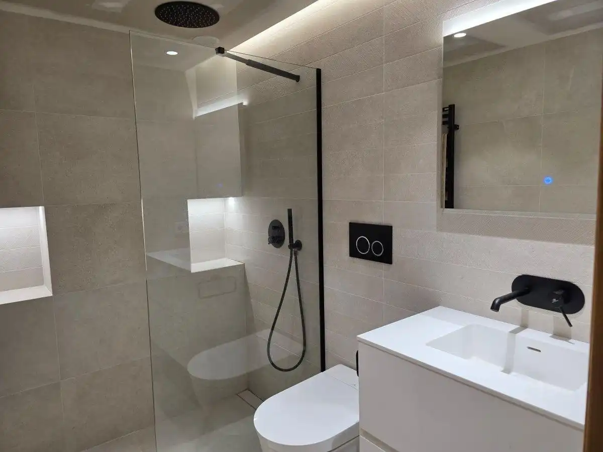 Bathroom of Flat for rent in Valencia  with Heating