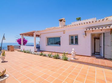 Villa con piscina in vendita a Calle CITALSOL 17