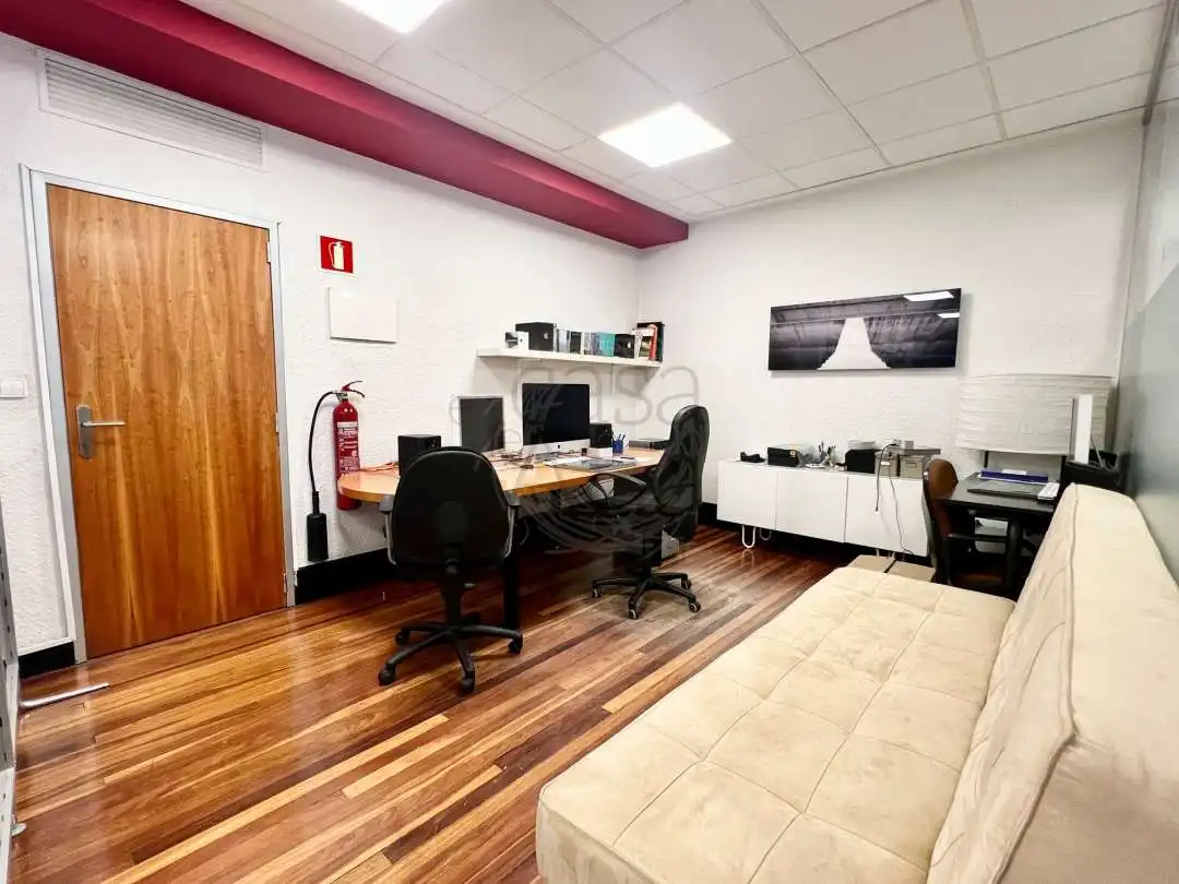 Office space with lift for sale in Gran Vía de Don Diego López de Haro 17, imagen 26