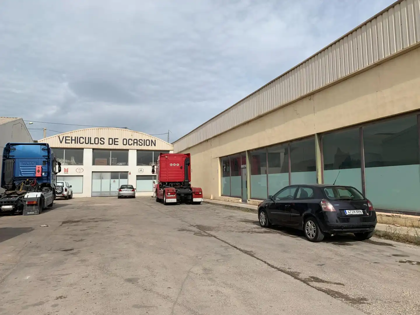 Nau industrial en venda a Buñol